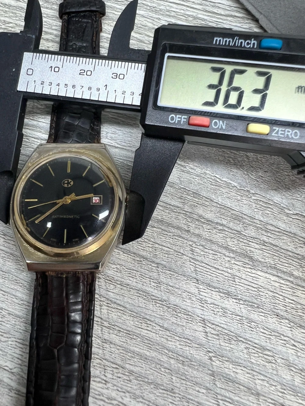 Vintage Mechanical Black Dial Gold Tone Men's Watch